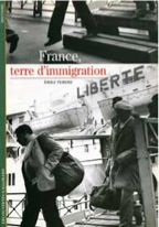 Couverture du livre d’Émile Temime France, terre d’immigration aux éditions Découvertes Gallimard